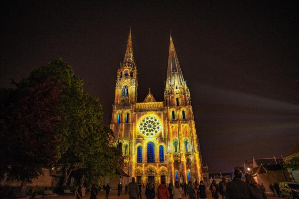 B&B Hotel Chartres Centre Cathedrale 3 Etoiles Exterior photo